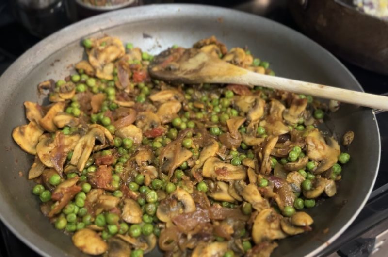 Matar Peas sabzi (Mushroom and Green Peas)